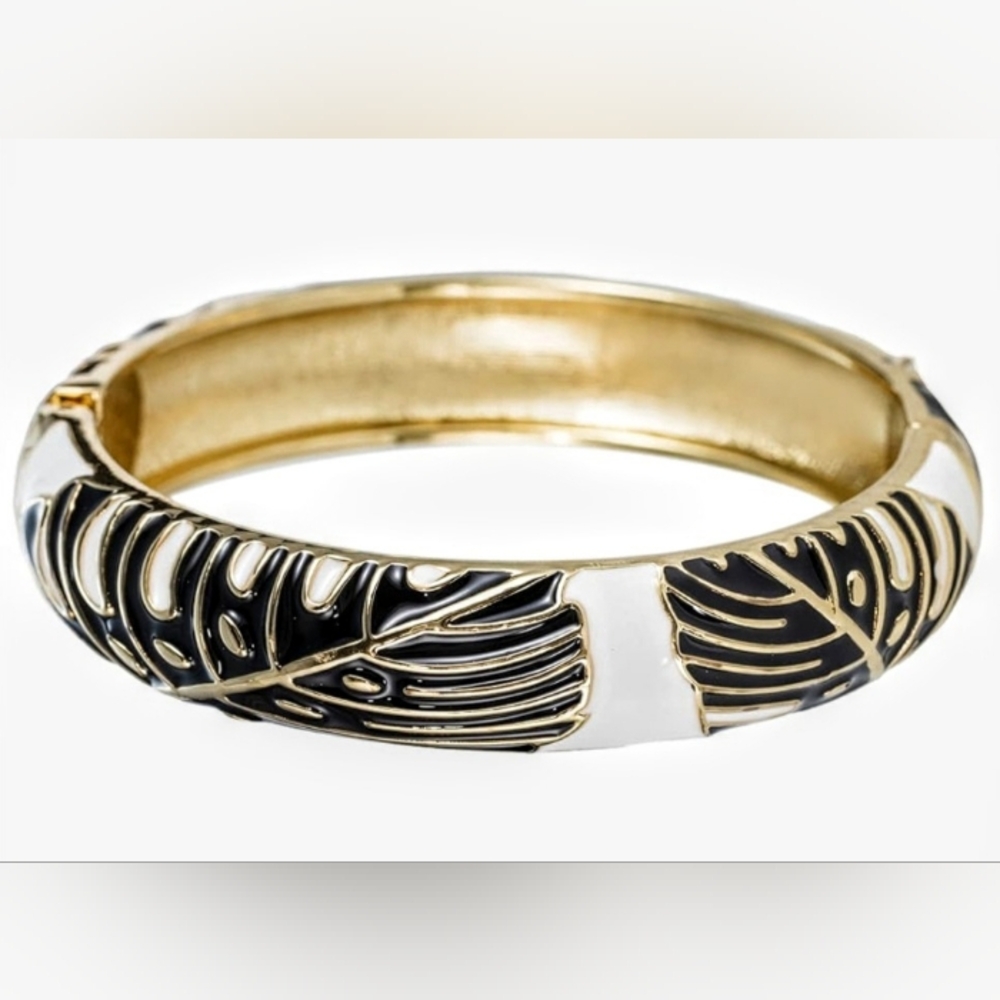 Monstera Leaf Bangle - Picture 3 of 8